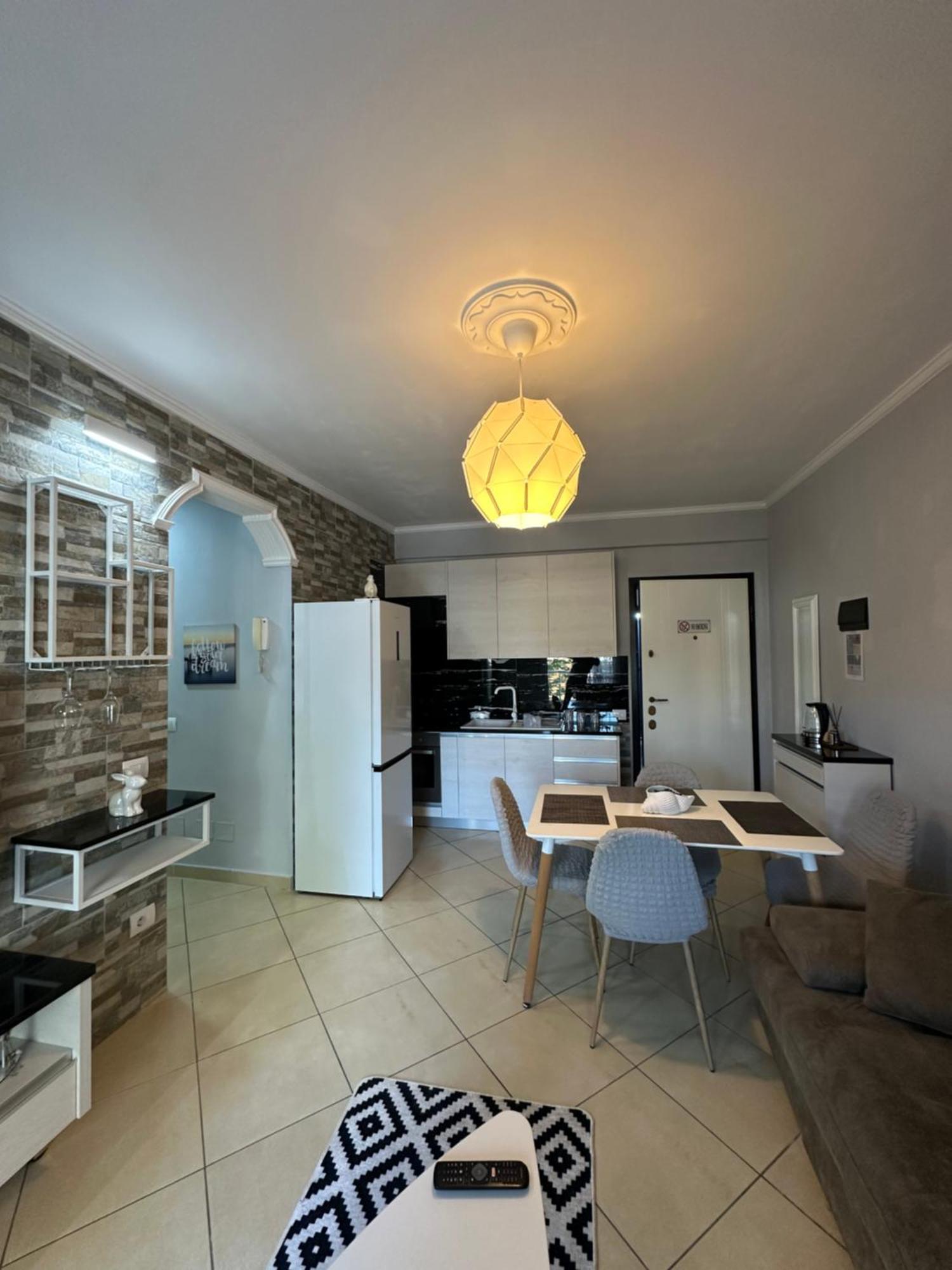 Sunset Apartments Lungomare Вльора Екстер'єр фото