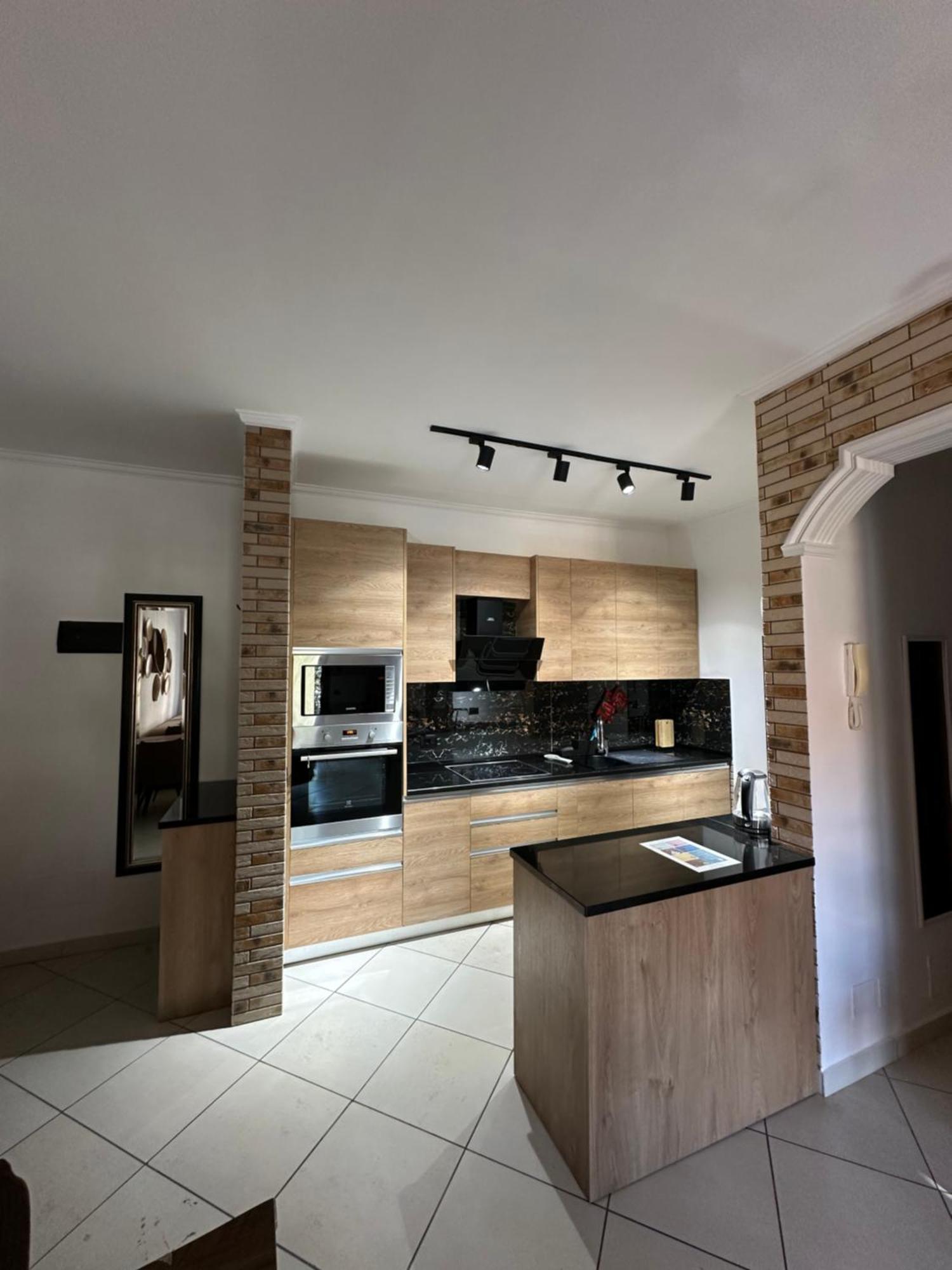 Sunset Apartments Lungomare Вльора Екстер'єр фото